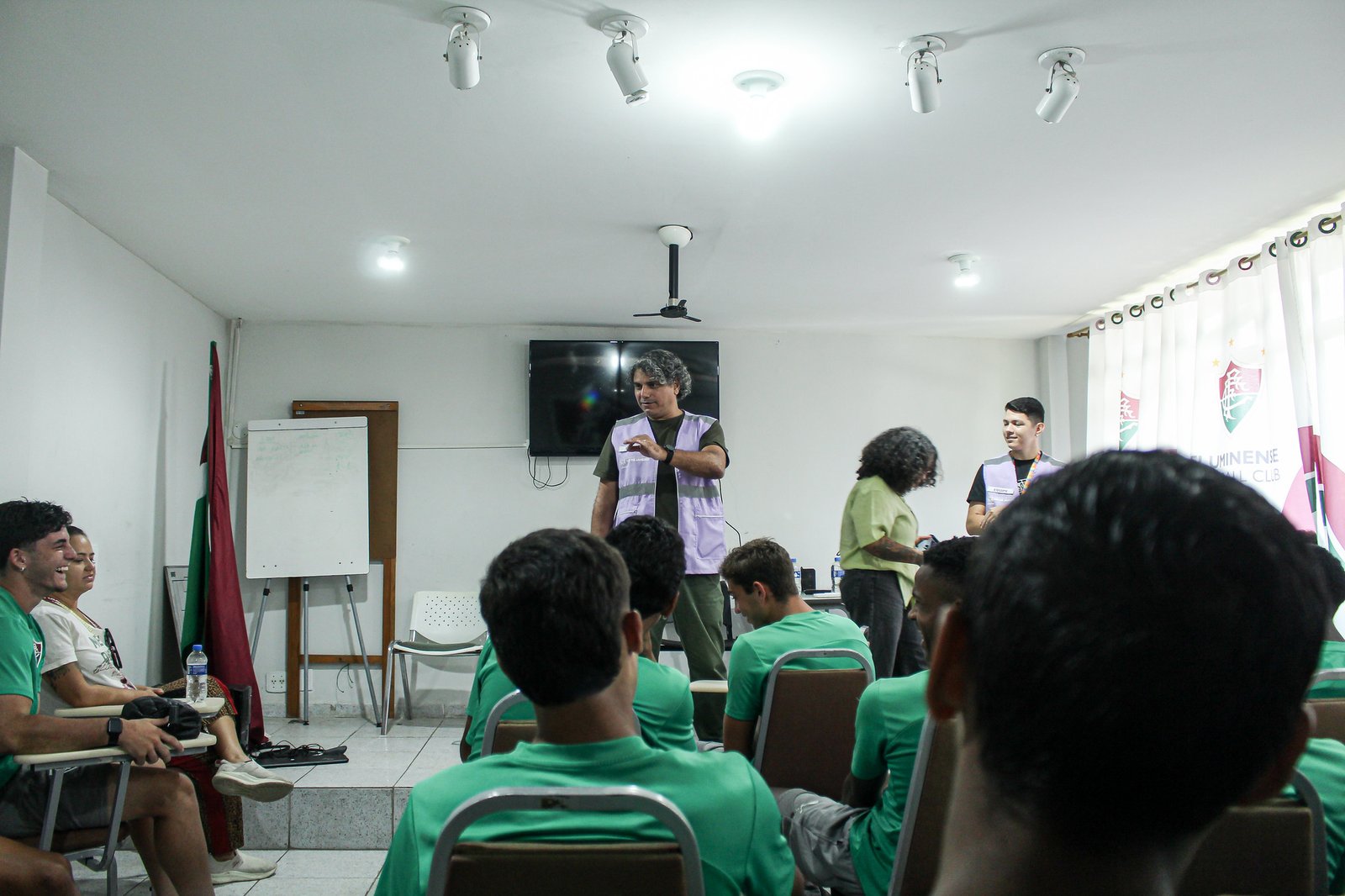 Fluminense combate violência de gênero com palestra em Xerém - Imagem do artigo original