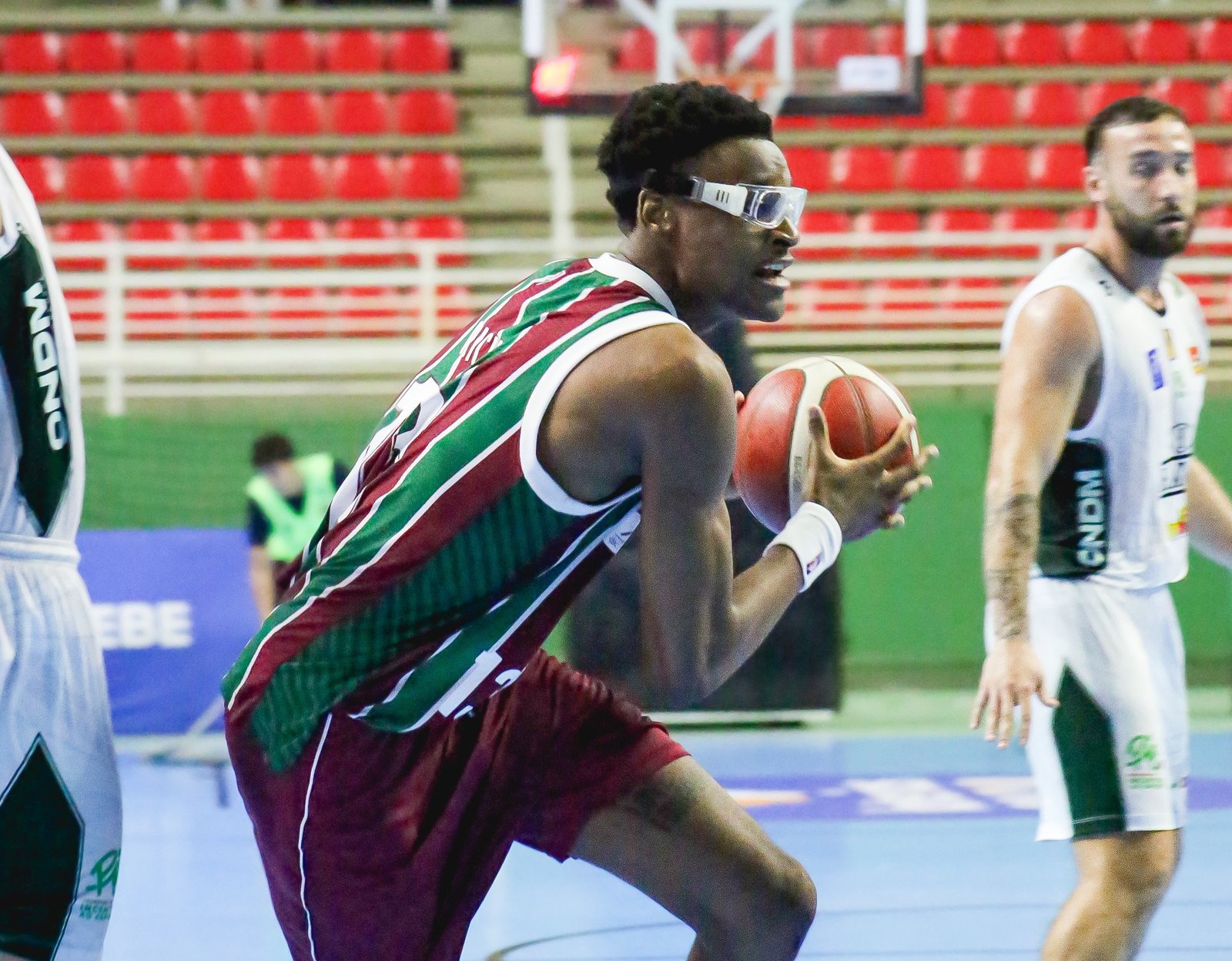 Fluminense perde para Brusque e cai para 2º na Liga Ouro - Imagem do artigo original