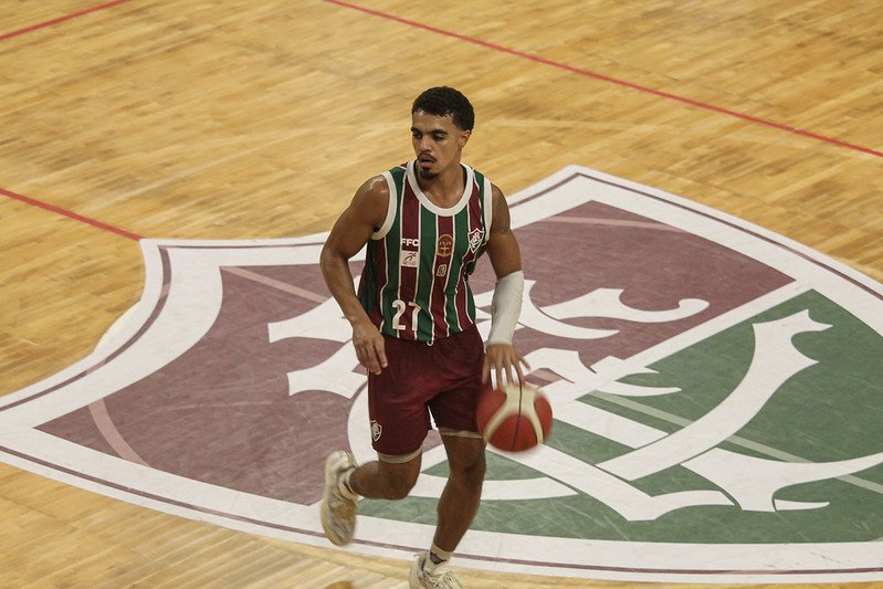 Fluminense x Brusque Basquete: líder busca manter ponta - Imagem do artigo original
