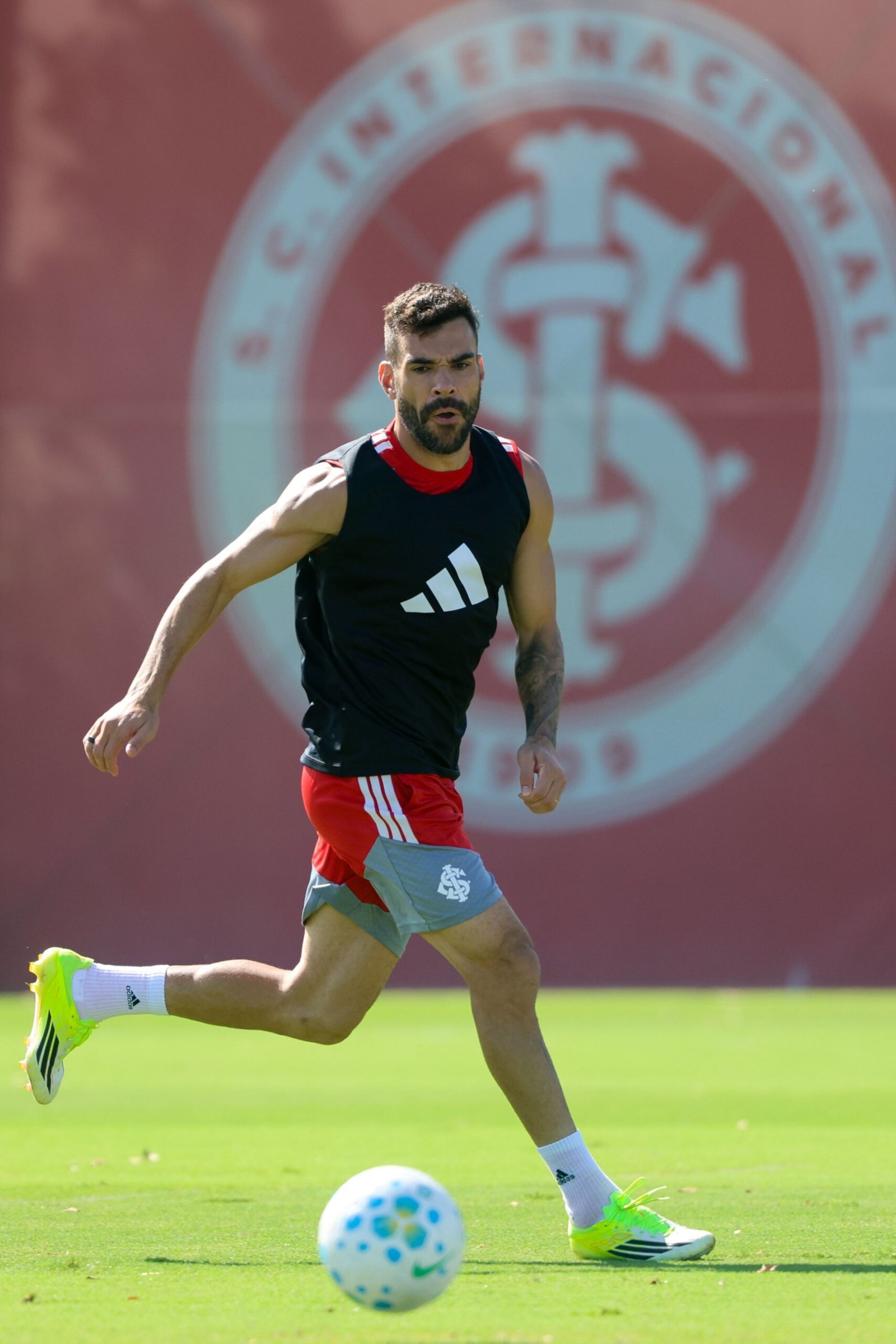 Gre-Nal 452: Inter ajusta últimos detalhes no Beira-Rio - Imagem do artigo original