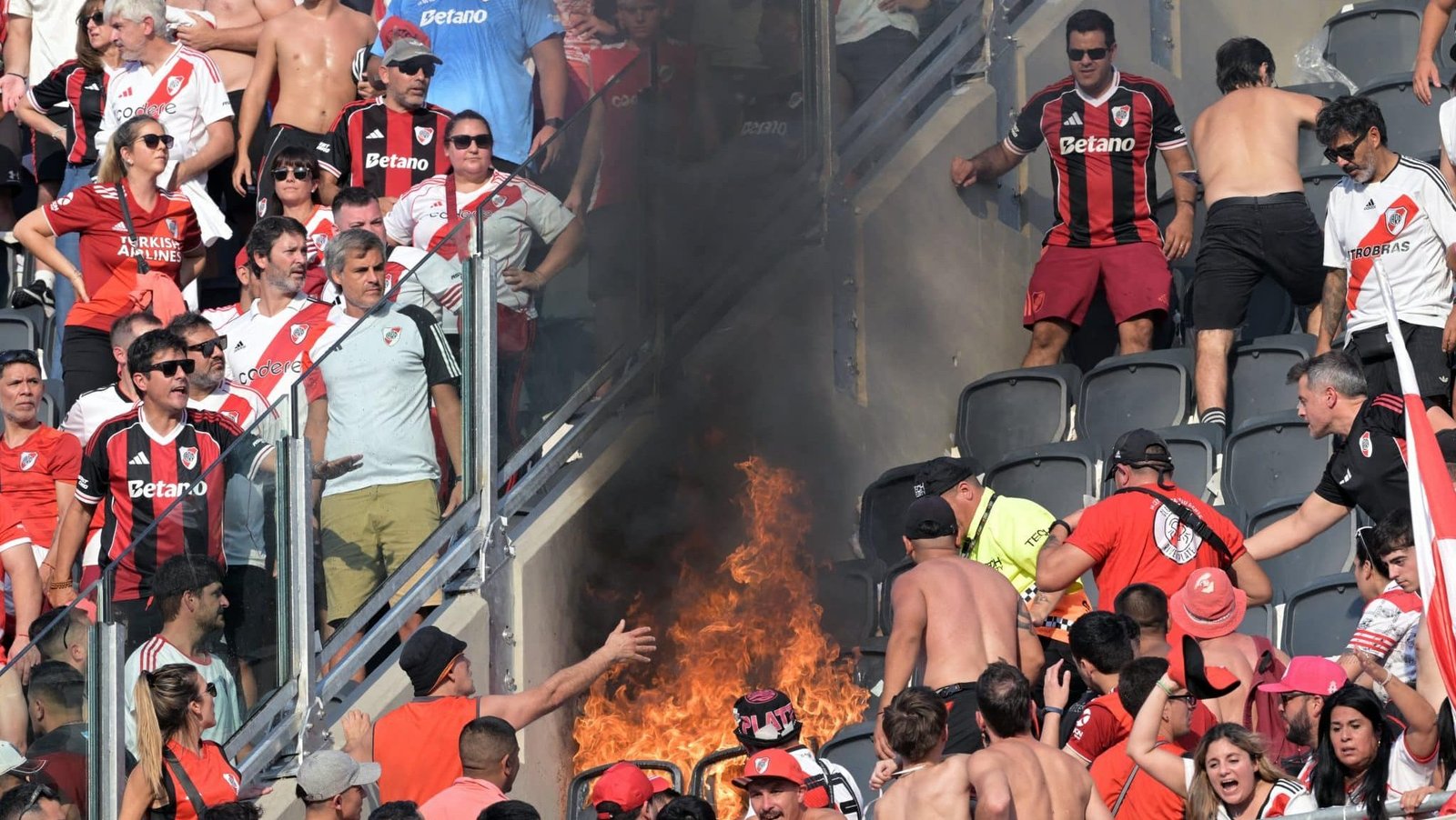 Recuperação judicial do Botafogo: SAF pede proteção financeira - Imagem do artigo original