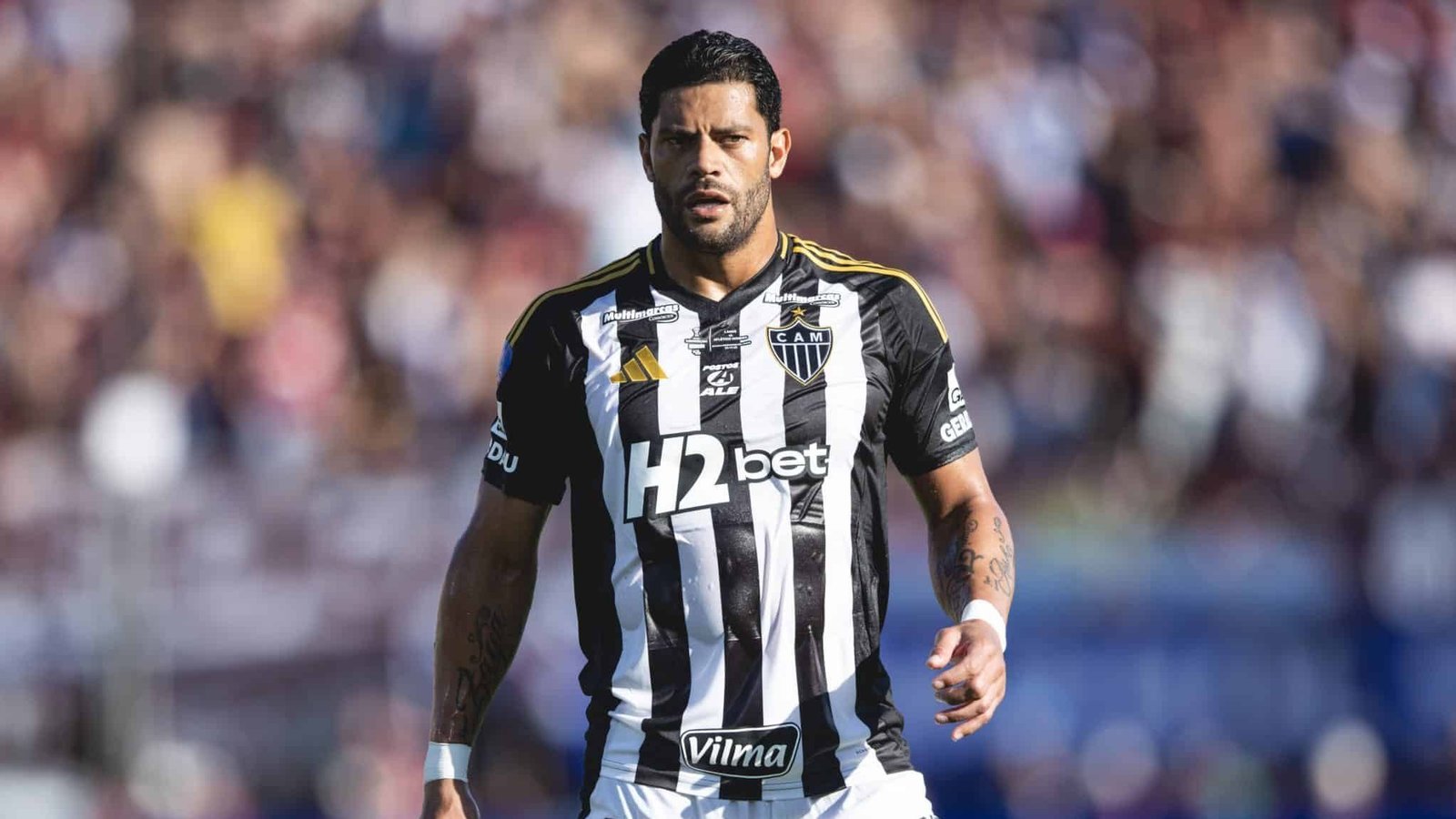 Fluminense retoma negociação com Hulk e mira reforço de peso - Imagem do artigo original