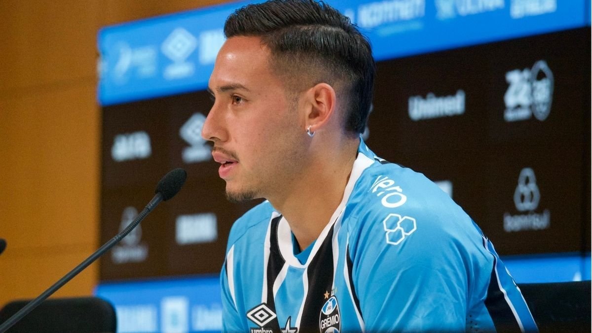 Grêmio estuda 3-5-2: Noriega vira zagueiro e ataque muda - Imagem do artigo original