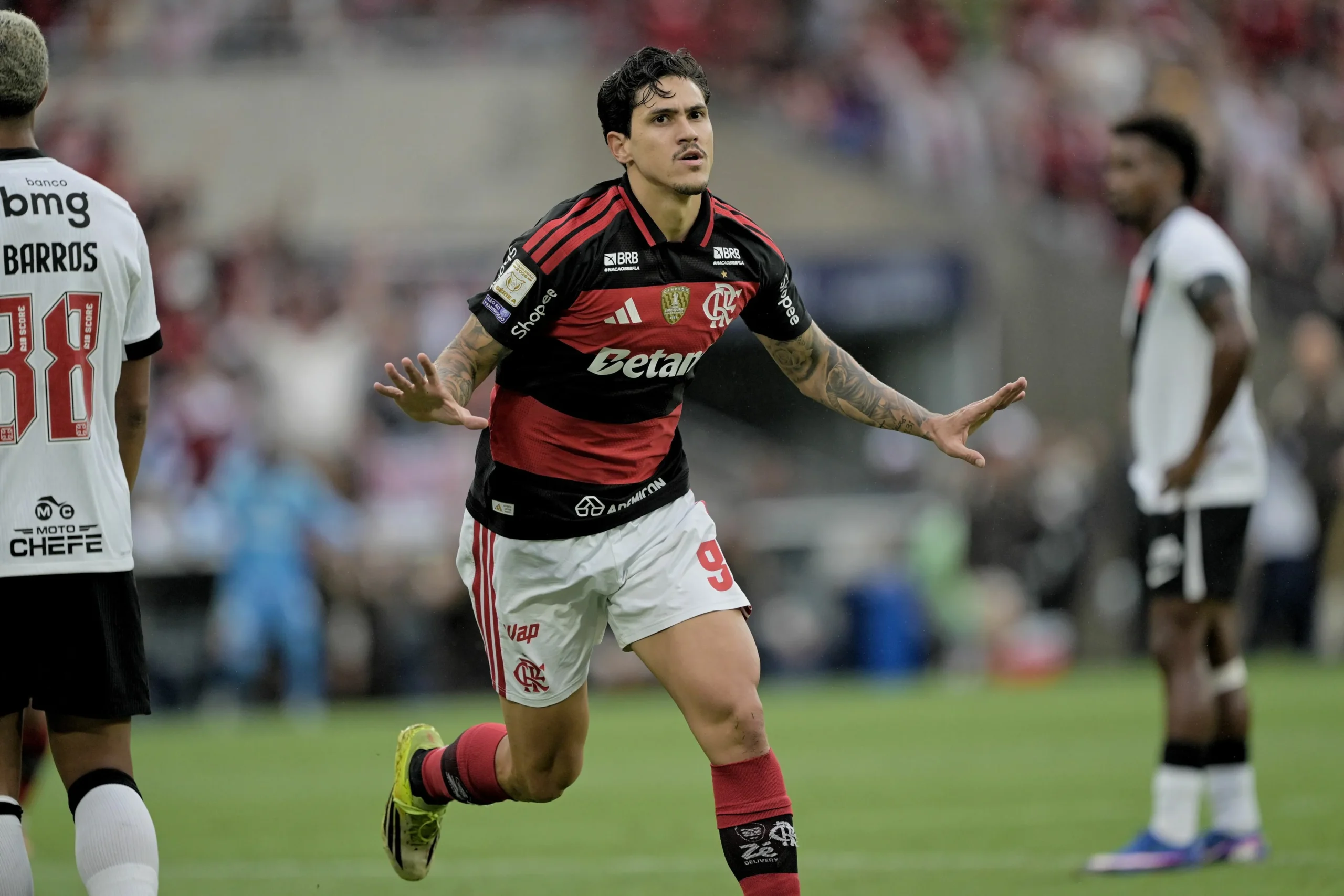 Gol de Pedro coloca Flamengo na frente e pressiona Vasco - Imagem do artigo original