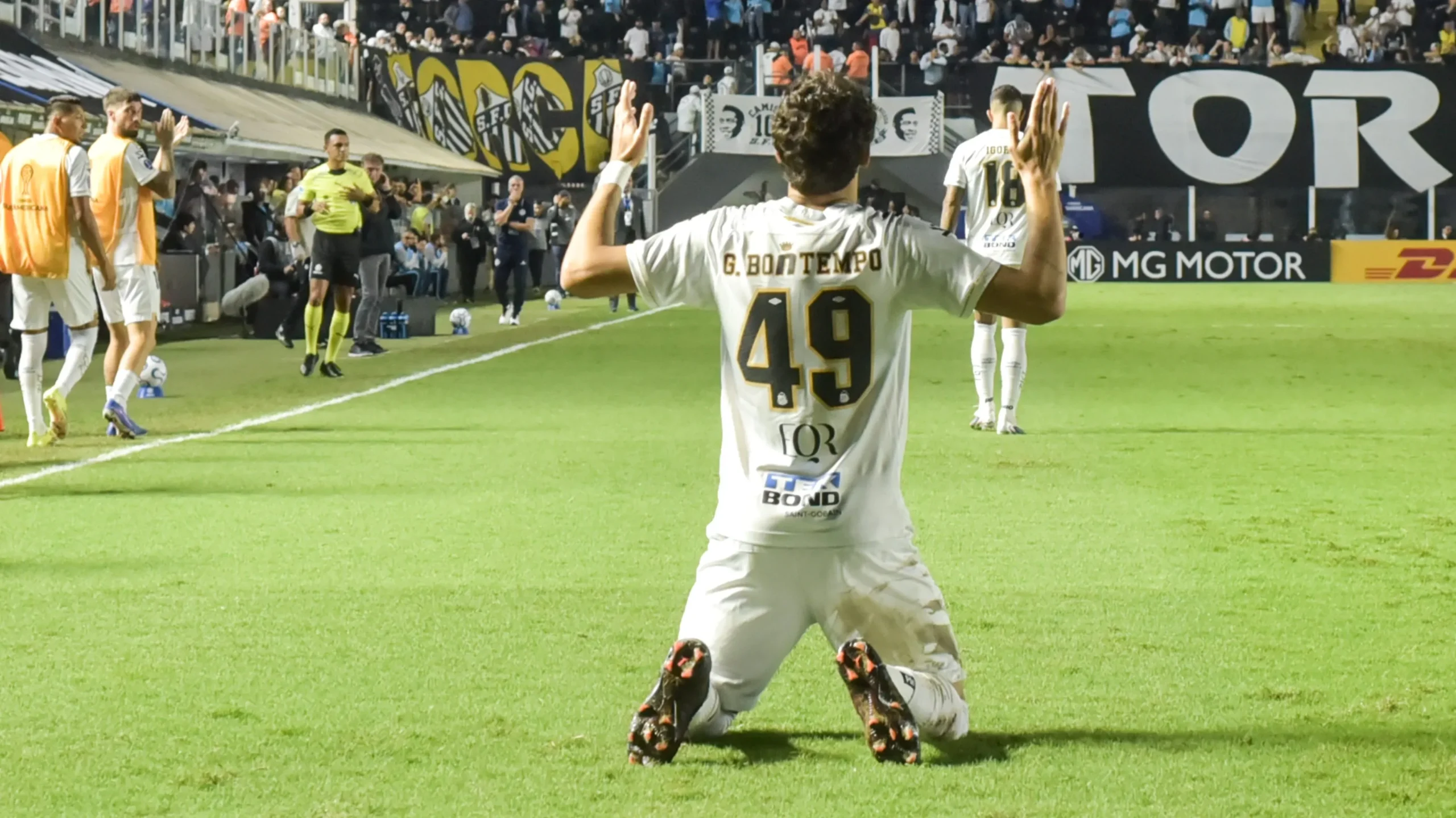 Gabriel Bontempo brilha e iguala números de 2025 no Santos - Imagem do artigo original