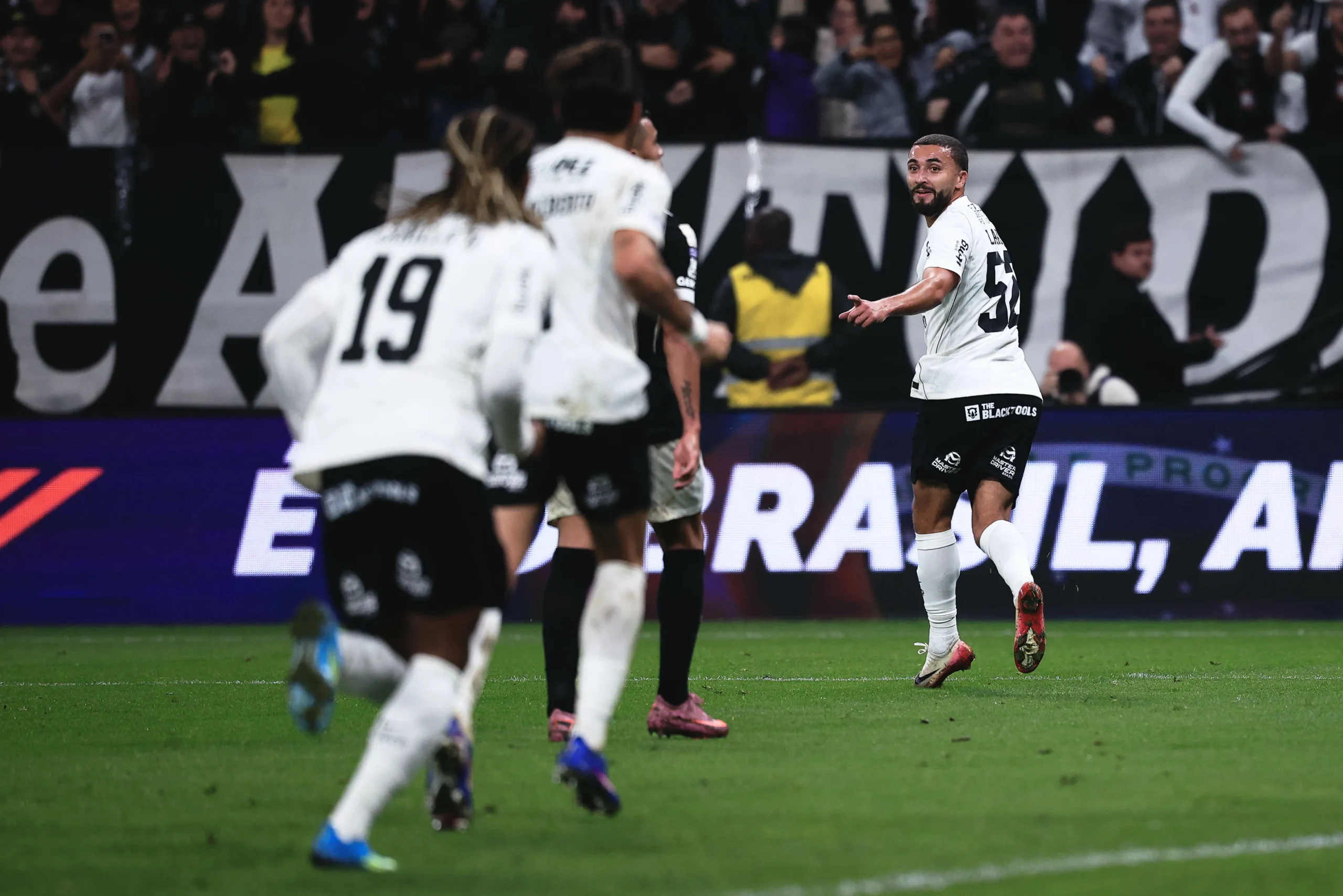 Corinthians x Atlético-MG: gol no fim decide e revolta Galo - Imagem do artigo original