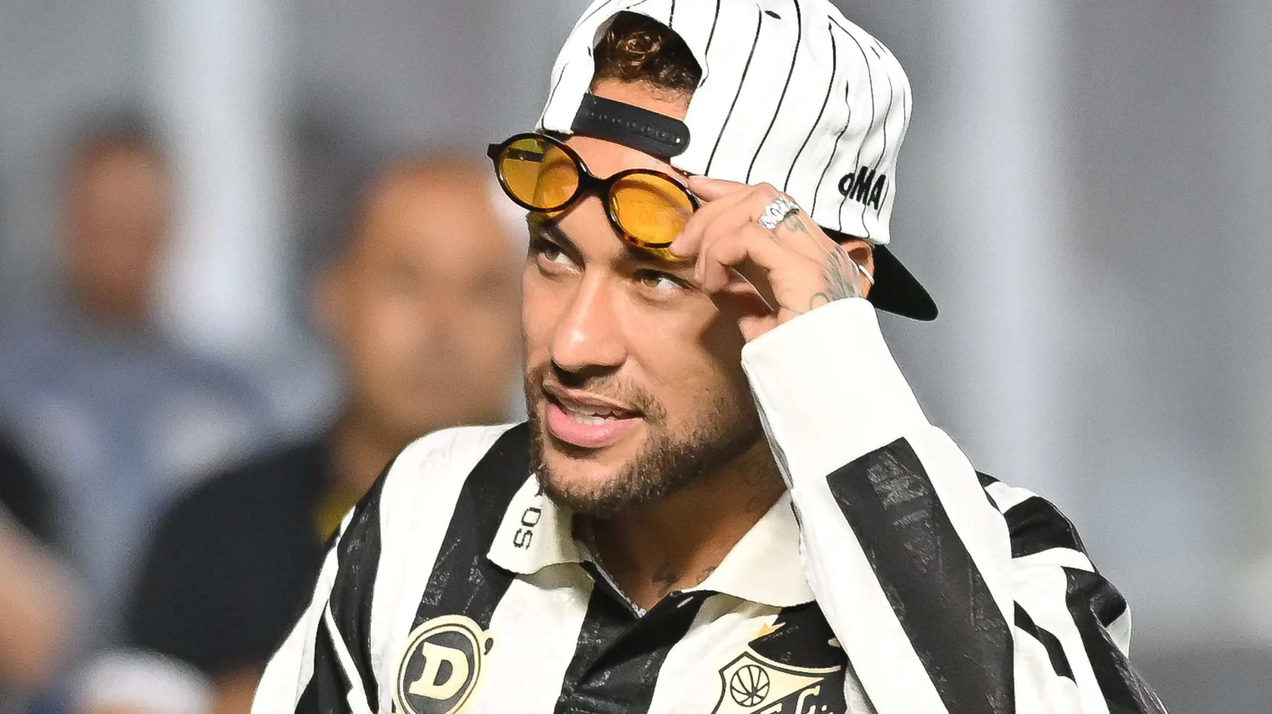 Neymar faz exames na Seleção e preocupa por lesão muscular - Imagem do artigo original