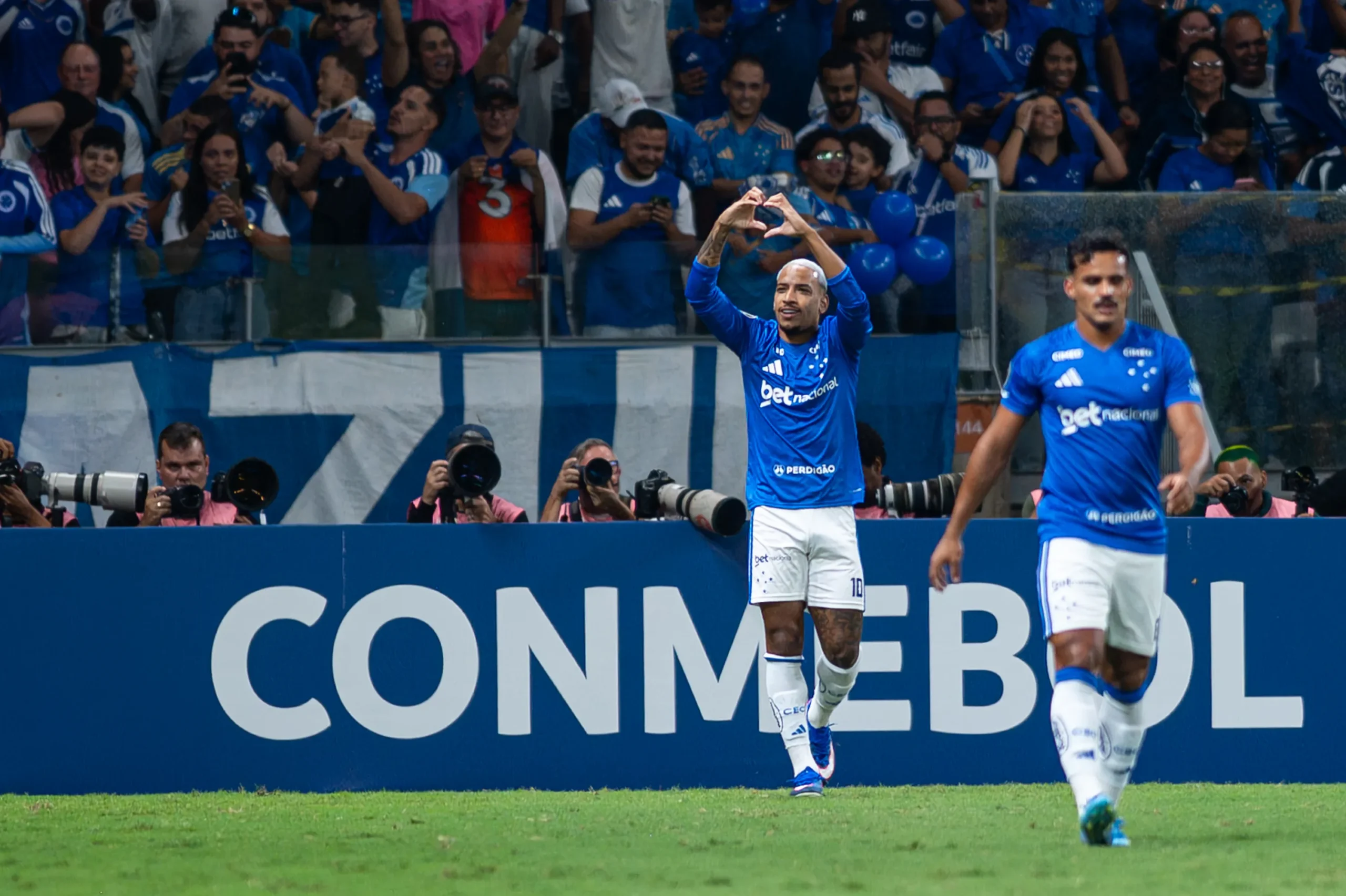 Matheus Pereira decide e coloca Cruzeiro na frente do Barcelona-EQU - Imagem do artigo original