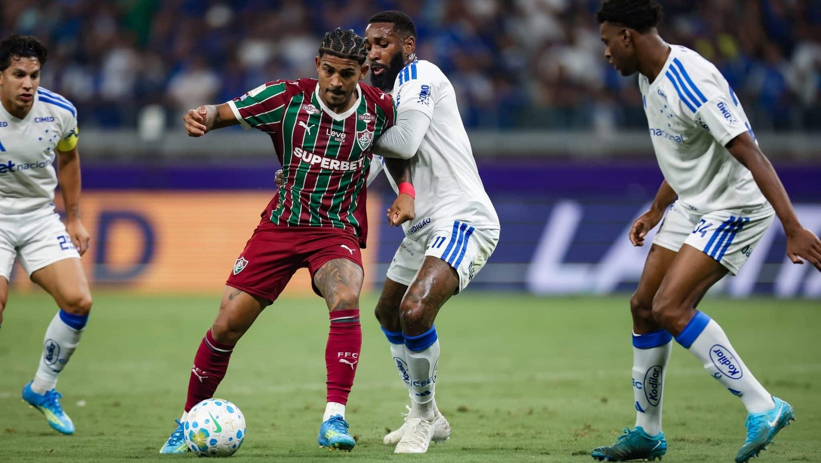 Palmeiras vence Chapecoense: vitória dramática no Brasileirão - Imagem do artigo original