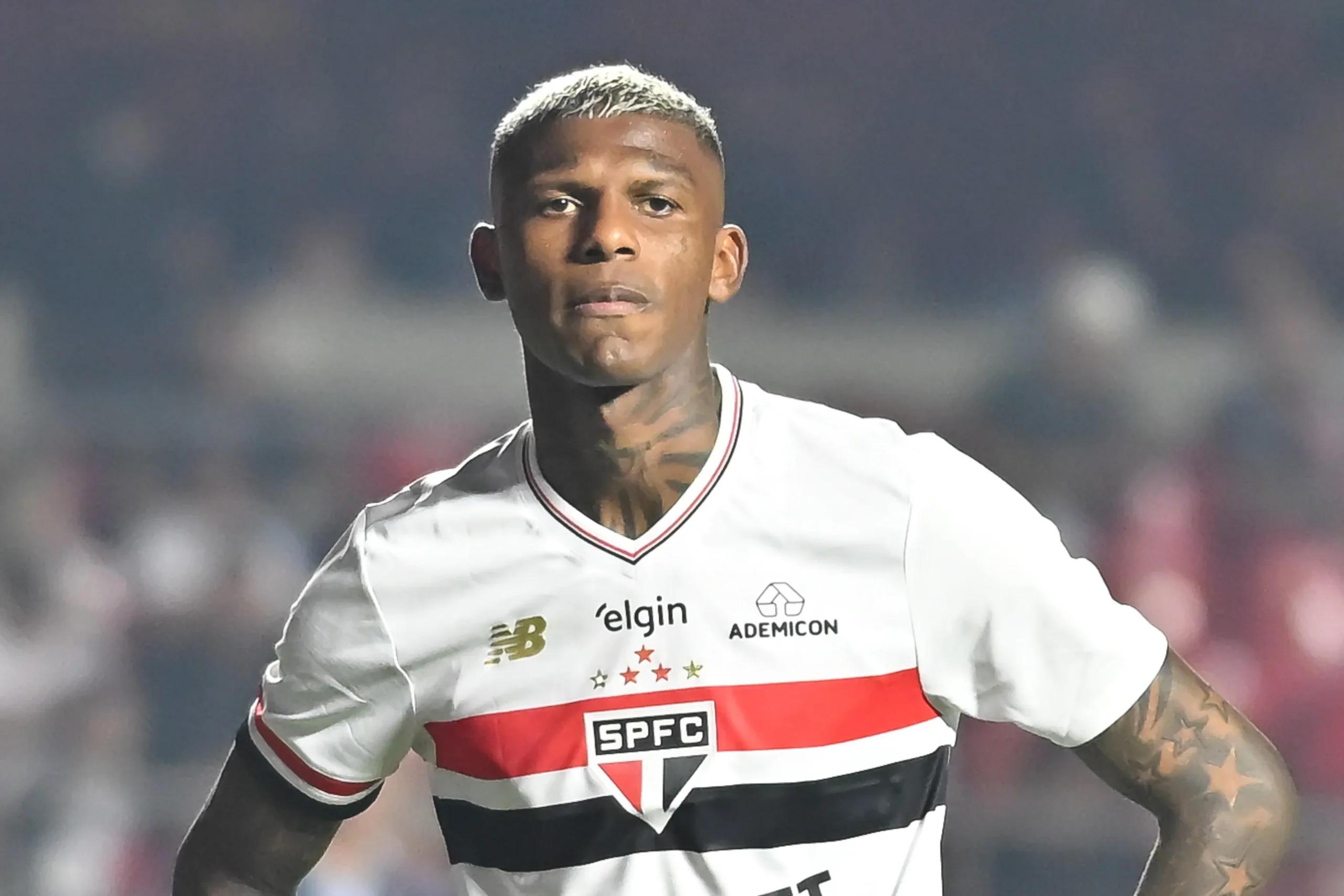 Arboleda Santos: zagueiro aceita proposta e Mattos aprova chegada - Imagem do artigo original