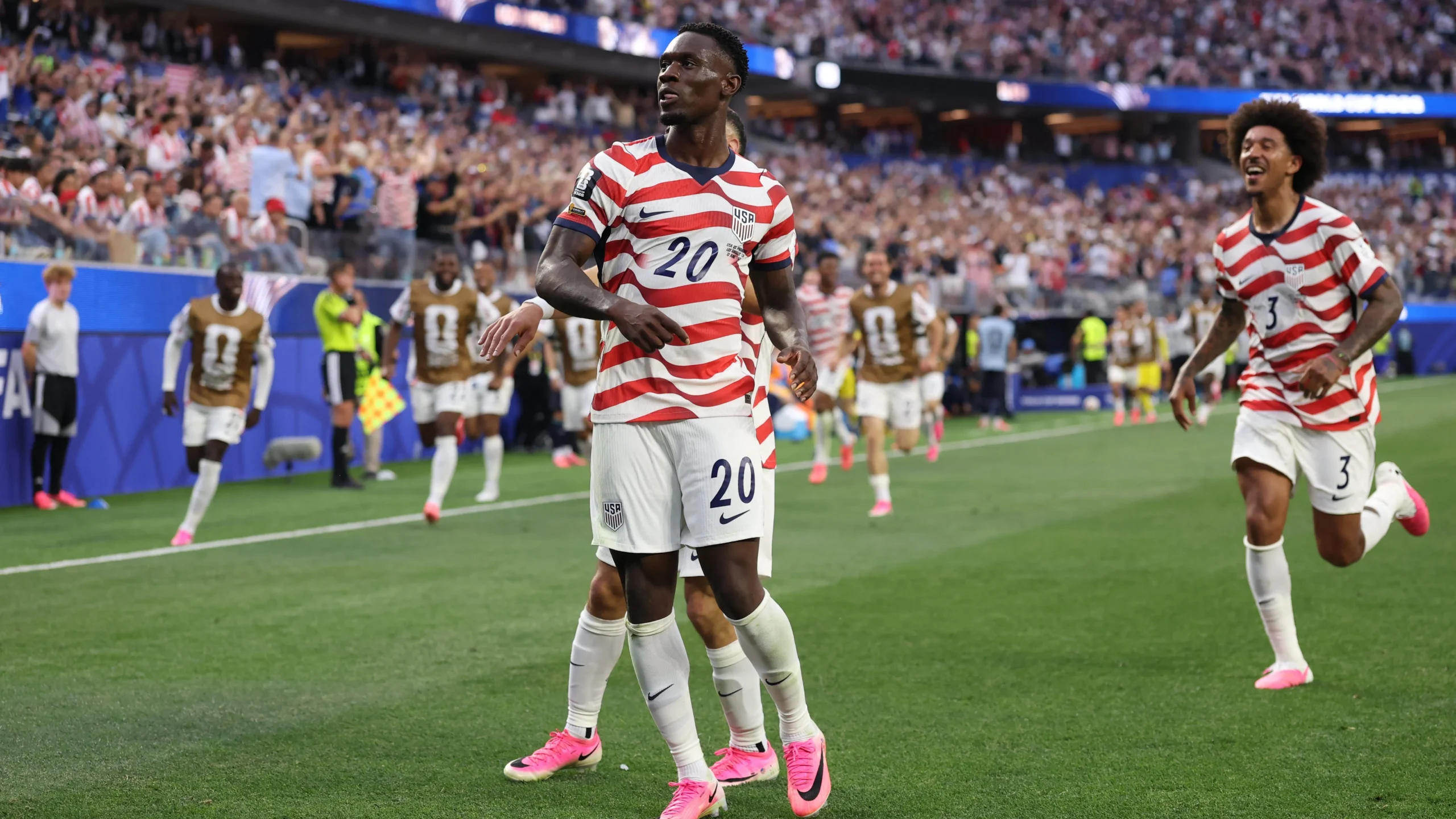 Estados Unidos goleia Paraguai e Canadá empata na Copa - Imagem do artigo original