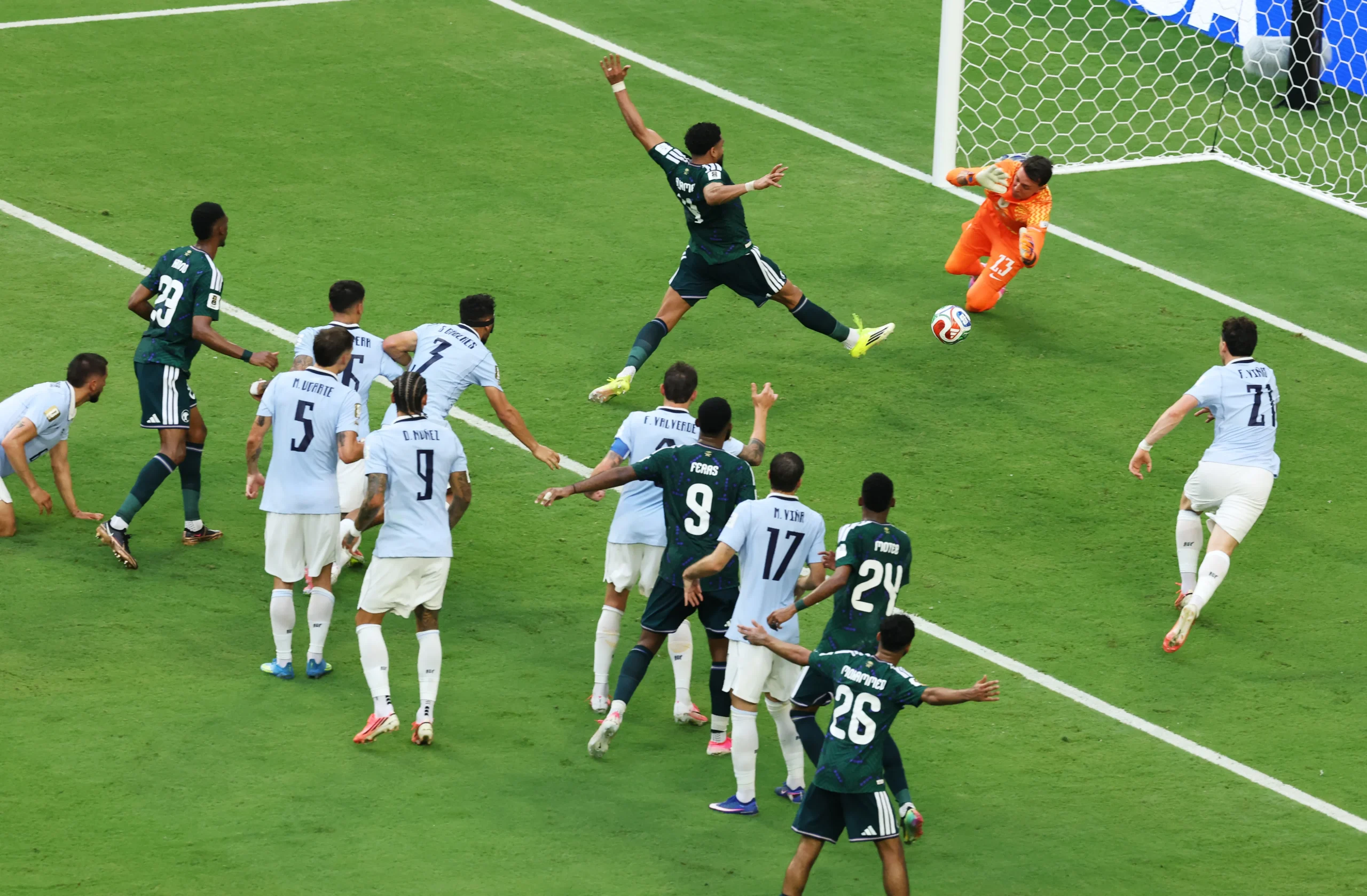 Arábia Saudita surpreende Uruguai: Al Amri faz história - Imagem do artigo original