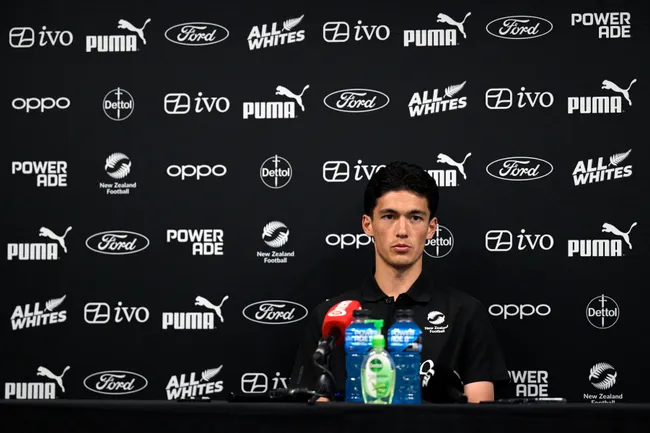 Elijah Just brilha e garante empate da Nova Zelândia - Imagem do artigo original