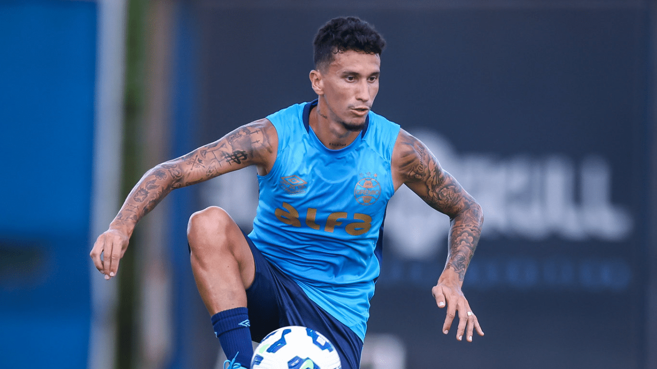 Volante do Grêmio atrai Chapecoense e pode trocar de clube - Imagem do artigo original