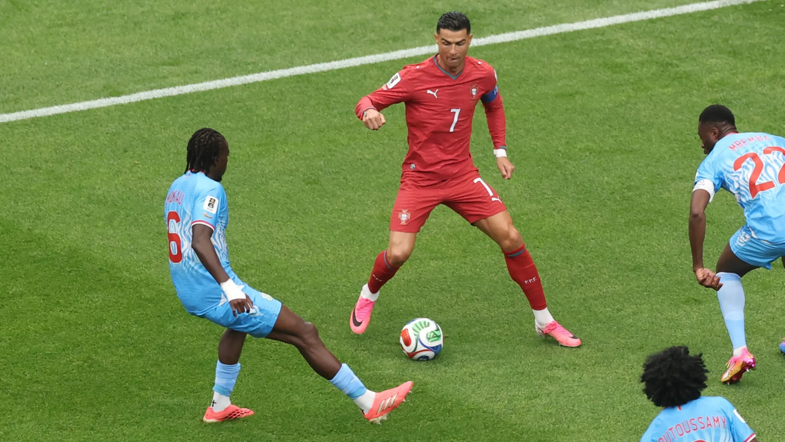 Cristiano Ronaldo vira alvo de crítica sobre idade em empate - Imagem do artigo original