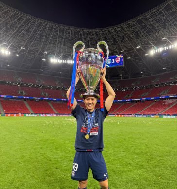 Técnico da base do Corinthians revela início de Lee Kang-in - Imagem do artigo original